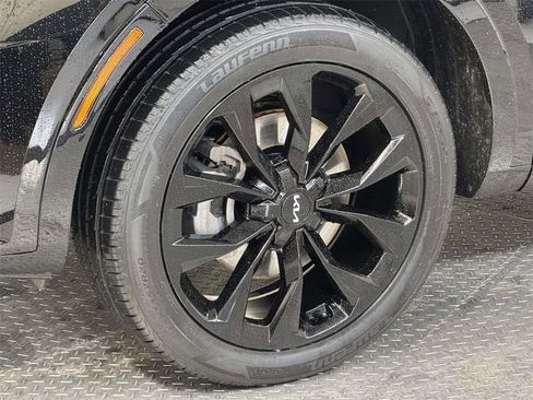 Used 2023 Kia Sorento SX image 9