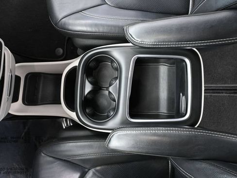 Used 2022 Chrysler Pacifica Touring-L FWD image 35