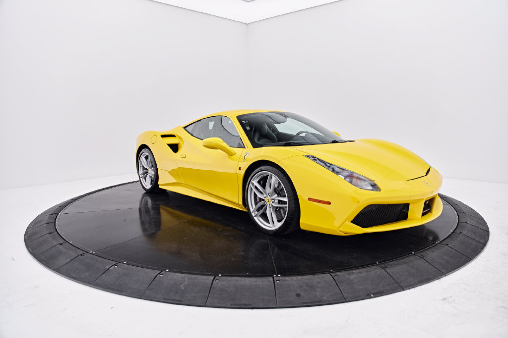 Used 2017 Ferrari 488 GTB RWD image 17