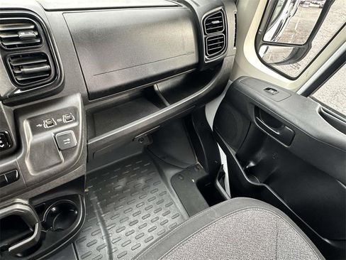 Used 2022 RAM ProMaster 2500 w/ Convenience Group image 16