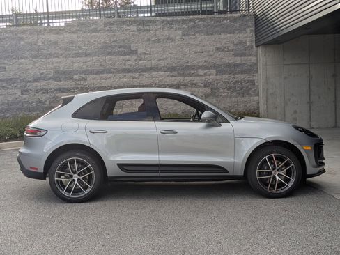 Certified 2026 Porsche Macan AWD/4WD image 8