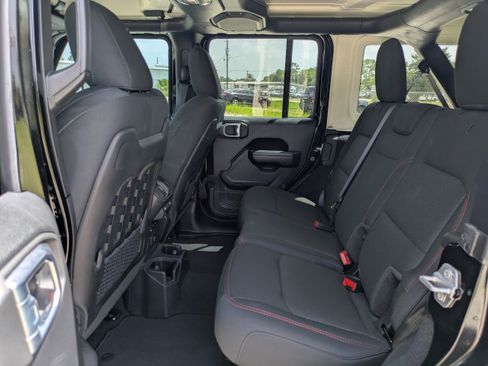 Used 2021 Jeep Wrangler Unlimited Rubicon AWD/4WD image 13