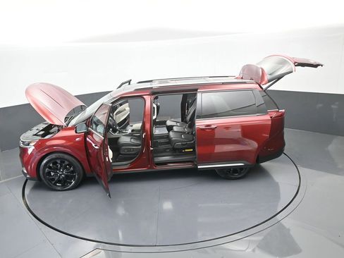 Used 2024 Kia Carnival SX Prestige image 76