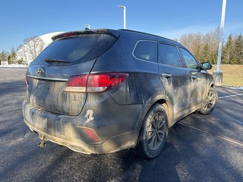 Used 2017 Hyundai Santa Fe SE w/ Cargo Package image 3