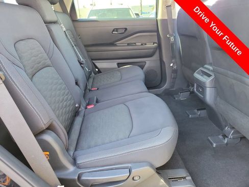 Used 2025 Nissan Pathfinder S FWD image 22