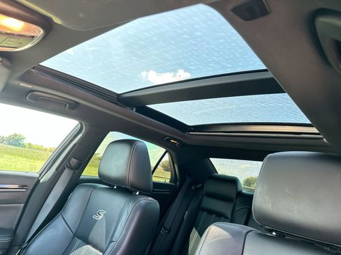 Used 2023 Chrysler 300 S image 22