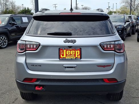 Certified 2022 Jeep Compass Trailhawk w/ Sun and Sound Group AWD/4WD image 5