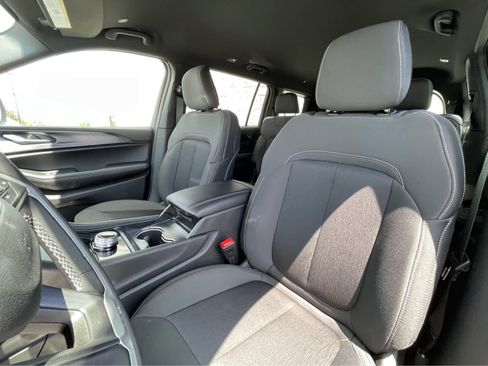 New 2025 Jeep Grand Cherokee L Laredo w/ Luxury Tech Group I image 22