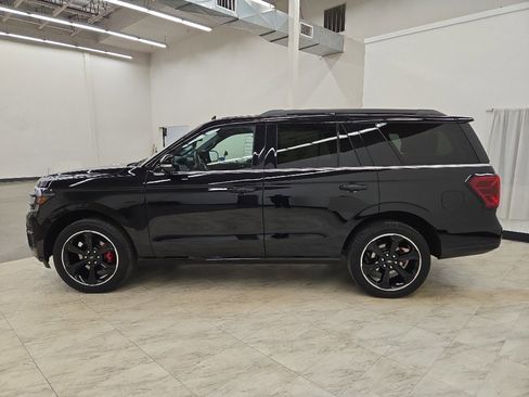 Used 2024 Ford Expedition Limited image 4