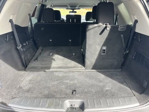 Certified 2024 Nissan Pathfinder SV image 38