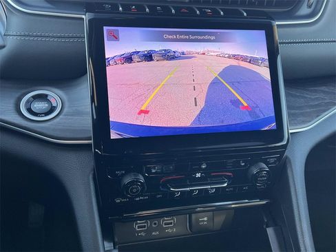 New 2025 Jeep Grand Cherokee L Limited w/ Black Appearance Package image 15