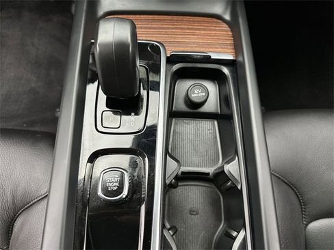 Certified 2023 Volvo V60 B5 Cross Country Plus w/ Climate Package image 20