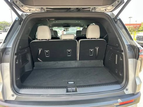 Used 2026 Chevrolet Traverse LT FWD image 30