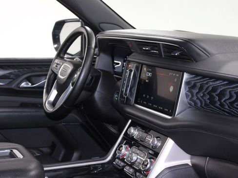 Used 2024 GMC Yukon XL Denali RWD image 34