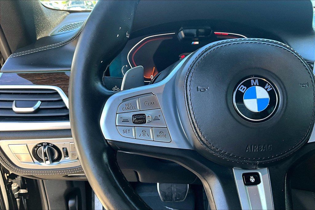 Used 2021 BMW 750i xDrive w/ Executive Package AWD/4WD image 11