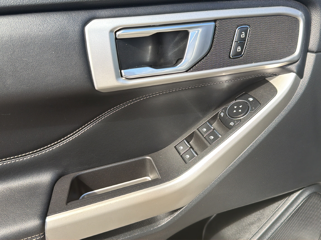 Used 2023 Ford Explorer XLT RWD image 20