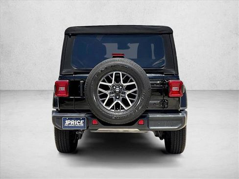 Used 2024 Jeep Wrangler Unlimited Sahara AWD/4WD image 4