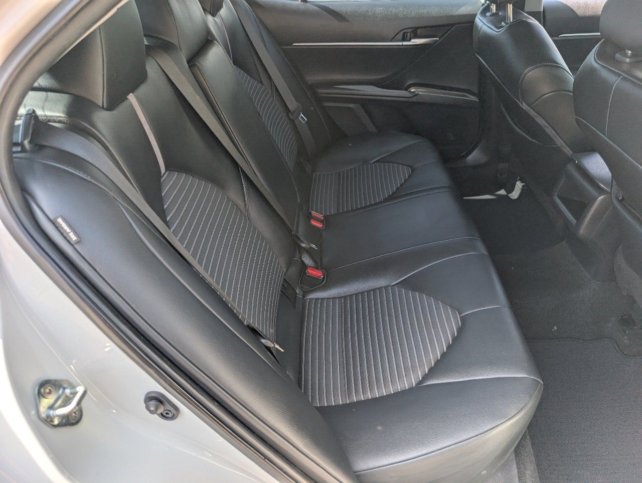 Used 2024 Toyota Camry SE FWD image 5