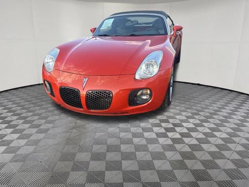 Used 2008 Pontiac Solstice GXP RWD image 2