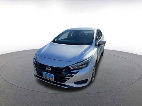 Used 2025 Nissan Versa SV image 7