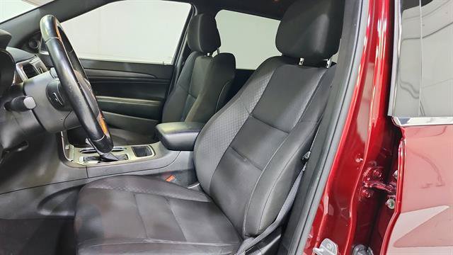 Used 2020 Jeep Grand Cherokee Laredo RWD image 11