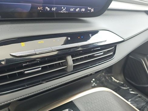 Used 2025 Buick Enclave Avenir w/ Super Cruise Package image 23