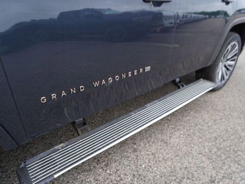 New 2024 Jeep Grand Wagoneer Series III image 12