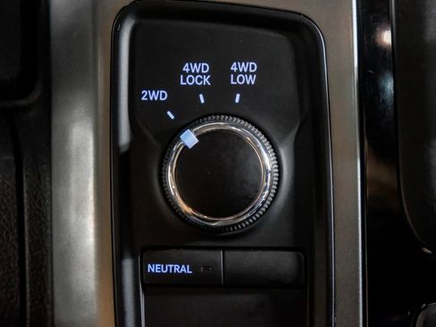 Used 2018 RAM 2500 Big Horn w/ Sport Appearance Group AWD/4WD image 24