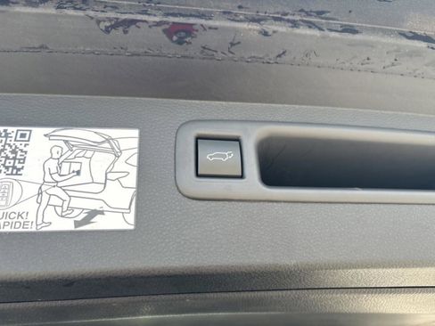 Certified 2024 Toyota Highlander XLE image 22