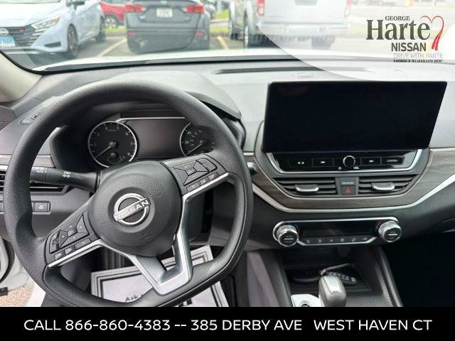Certified 2025 Nissan Altima 2.5 SV w/ SV Special Edition Package AWD/4WD image 13