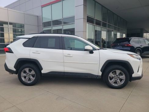 Used 2022 Toyota RAV4 XLE image 8