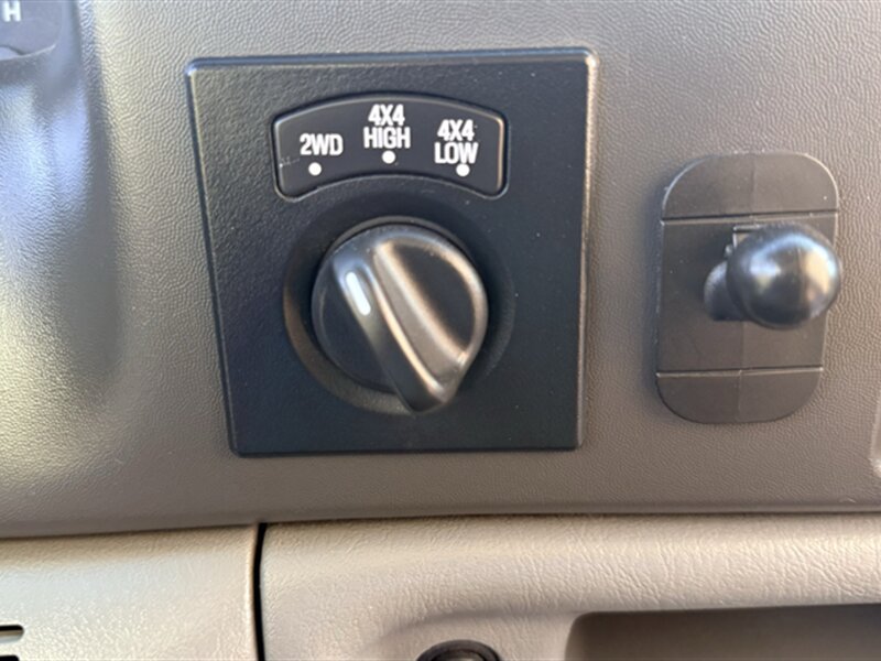 Used 2004 Ford F250 Lariat AWD/4WD image 17