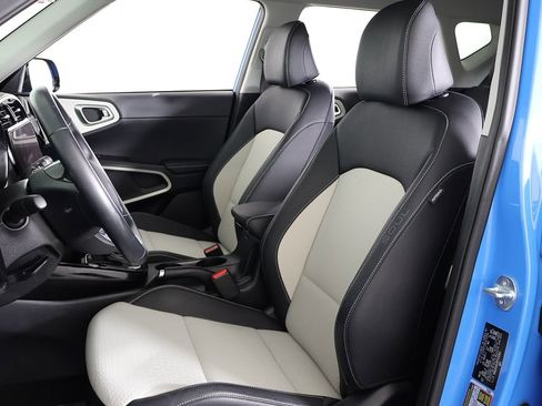 Used 2023 Kia Soul GT-Line FWD image 28