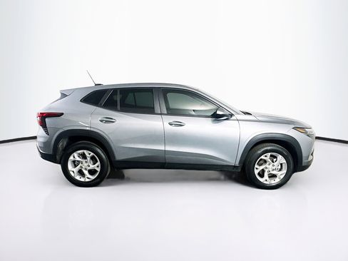 Used 2026 Chevrolet Trax LS w/ LS Convenience Package FWD image 10