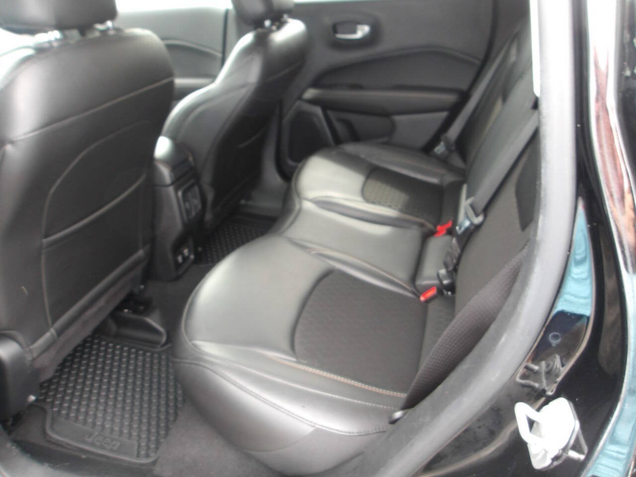 Used 2021 Jeep Compass Latitude w/ Driver Assistance Group AWD/4WD image 7