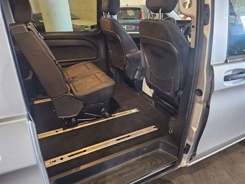 Used 2016 Mercedes-Benz Metris Passenger image 9