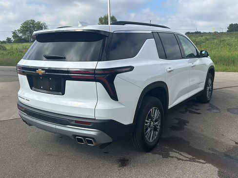 Used 2025 Chevrolet Traverse LT w/ Driver Confidence Package AWD/4WD image 5