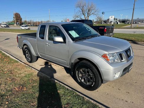 Used 2016 Nissan Frontier PRO-4X image 7