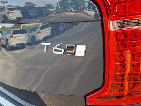 Used 2022 Volvo XC90 T6 Inscription w/ Lounge Package image 6