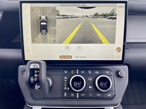 New 2026 Land Rover Defender 110 X-Dynamic SE AWD/4WD image 28