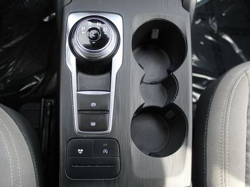 Used 2020 Ford Escape SE image 16