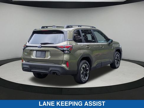 Used 2025 Subaru Forester Premium AWD/4WD image 4