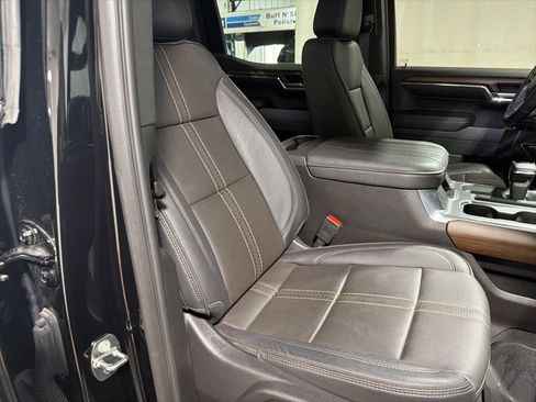 Certified 2024 Chevrolet Silverado 1500 High Country w/ Technology Package AWD/4WD image 23