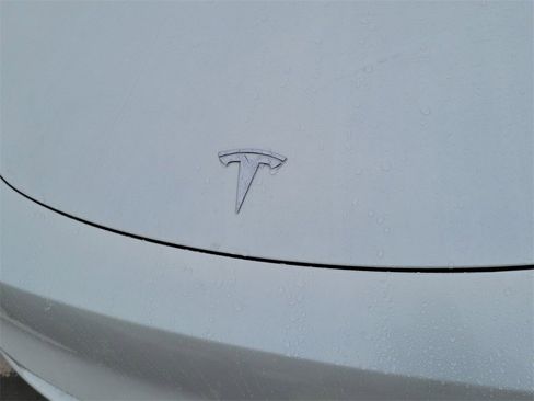 Used 2023 Tesla Model Y Long Range image 28