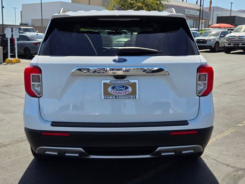 Certified 2021 Ford Explorer XLT w/ Equipment Group 202A RWD image 5