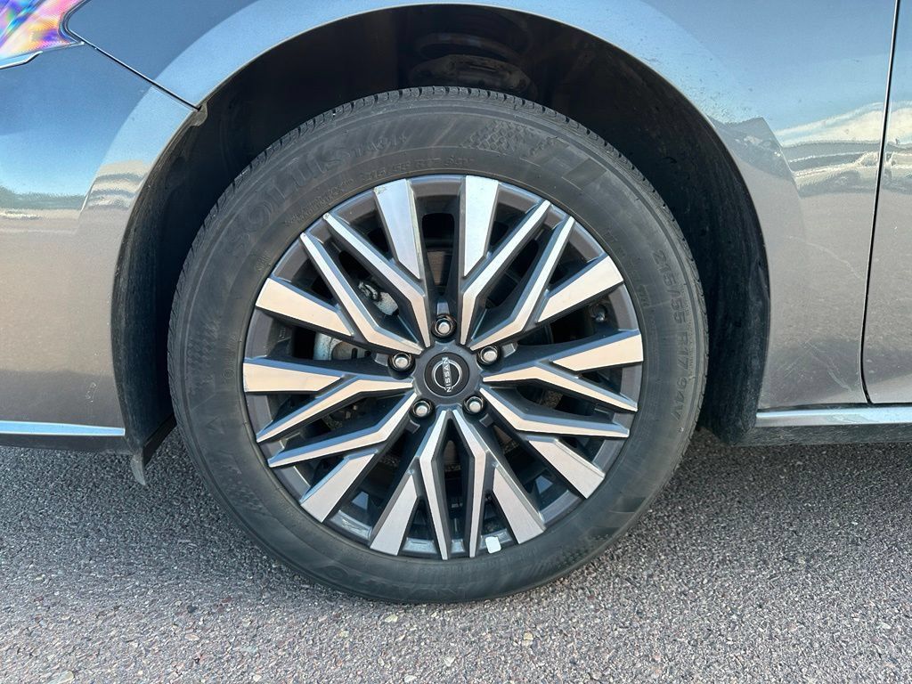 Used 2025 Nissan Altima 2.5 SV AWD/4WD image 39