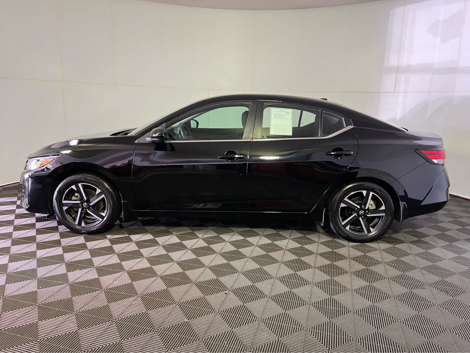 Certified 2024 Nissan Sentra SV FWD image 4