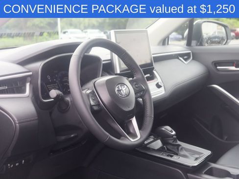Used 2026 Toyota Corolla Cross XLE w/ Convenience Package AWD/4WD image 4