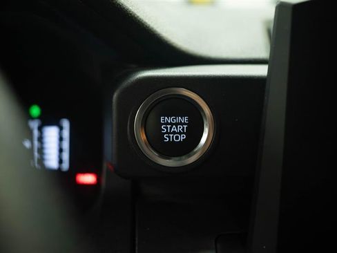 Used 2025 Toyota 4Runner SR5 AWD/4WD image 23