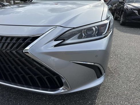 Used 2025 Lexus ES 350 w/ Premium Package FWD image 9